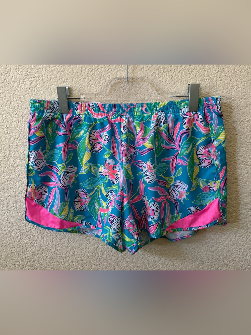Lilly Pulitzer Luxletic Size Large Pull On Ocean Trail Short Colorful